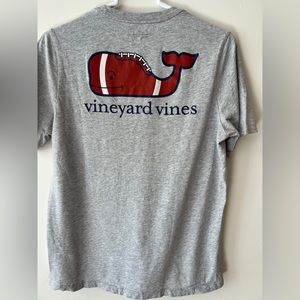 Vineyard Vines Football Pocket t-shirt